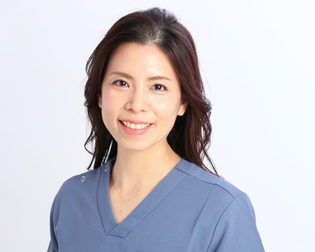 院長 屋慶名 絢子